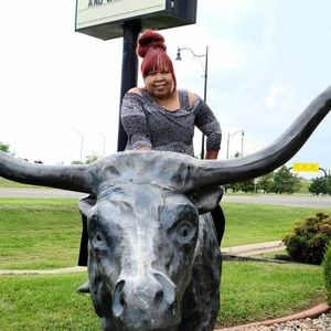 Meet your Posher, Larhonda